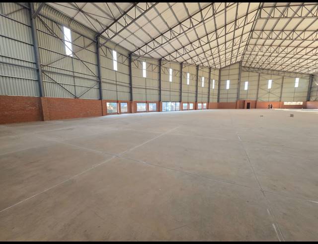2,199M² WAREHOUSE TO LET IN CROWN